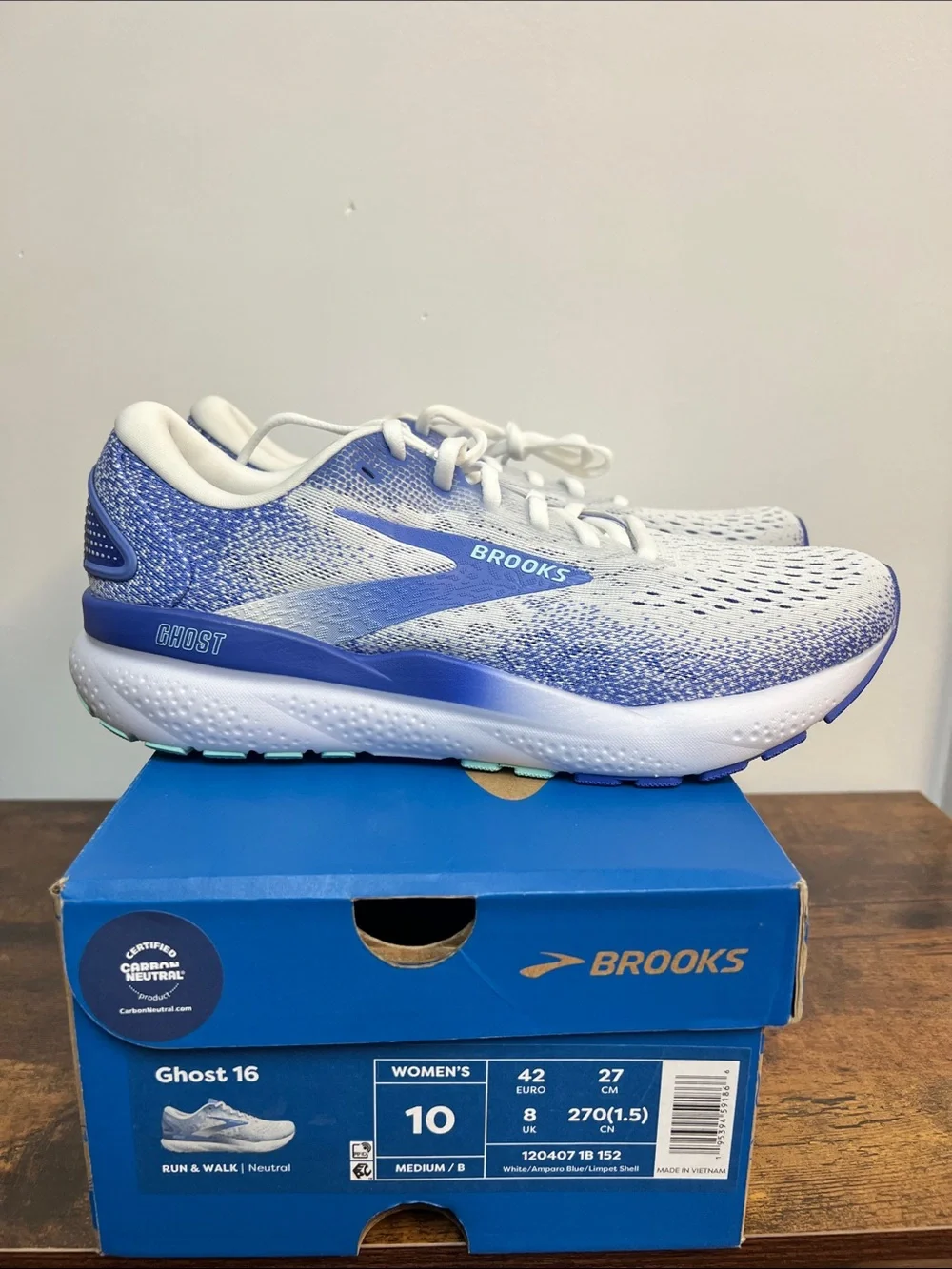 Brooks like new